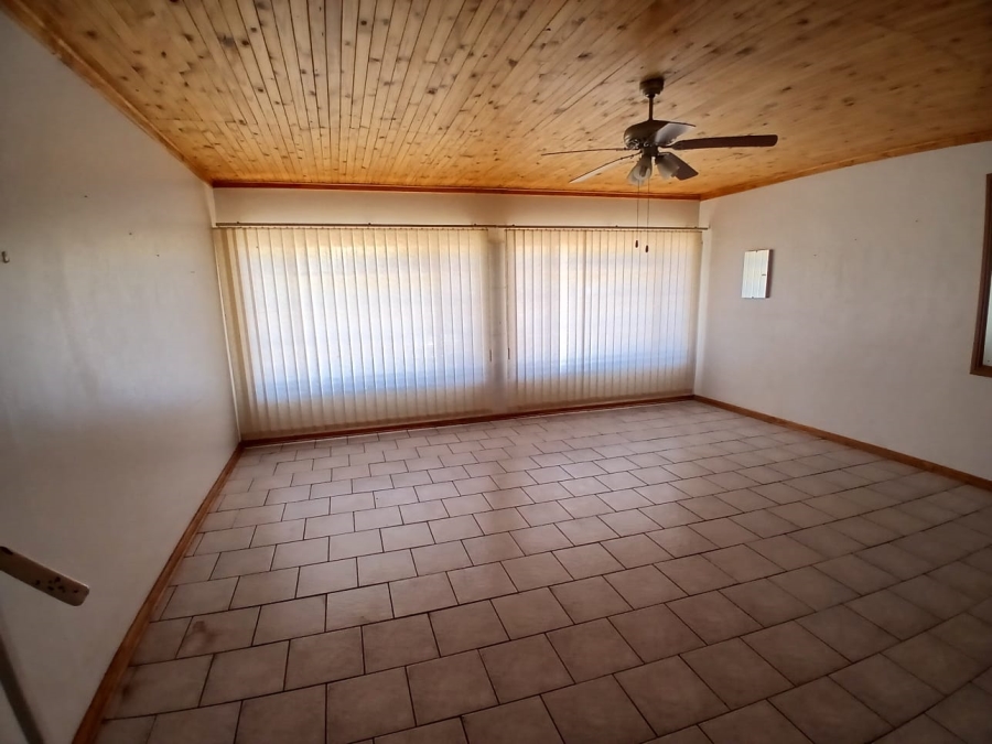 To Let 3 Bedroom Property for Rent in Fleurdal Free State